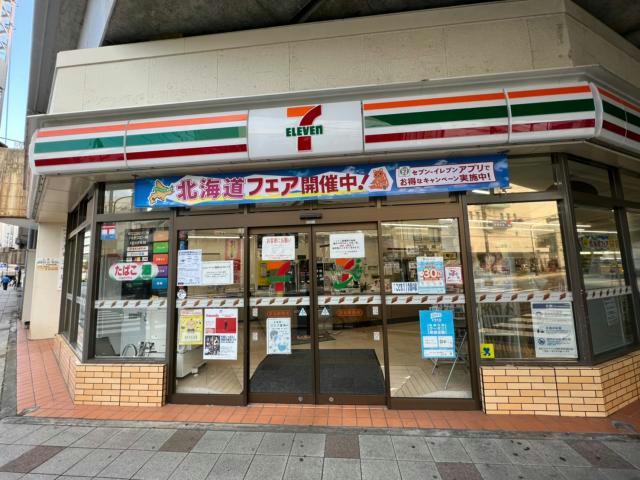 コンビニ　セブンイレブン浜松駅西店（コンビニ）まで428m