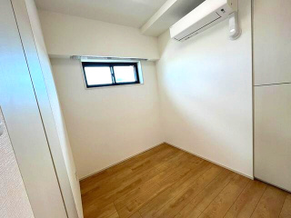 その他部屋・スペース　広々とした洋室です