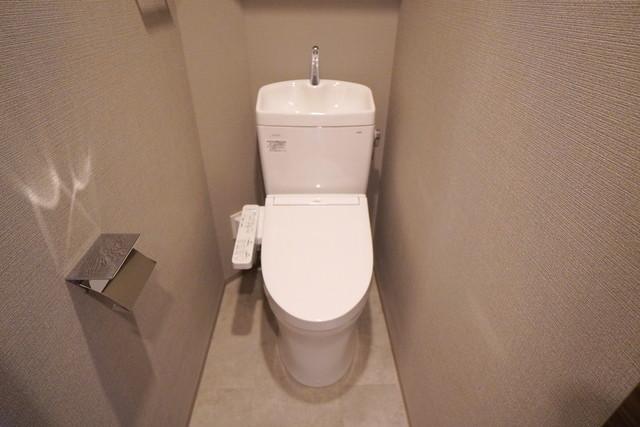 トイレ　※写真は同タイプ住戸です。