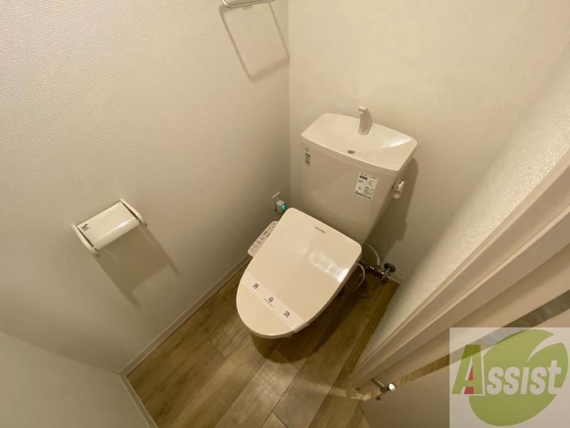 トイレ　ウォシュレット機能がついたトイレです。安心して使用できます。