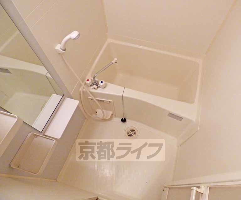 バス・シャワールーム　綺麗なお風呂です。