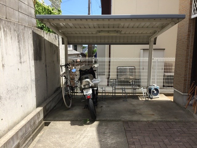 その他共有部分　駐輪場完備駐車場もあります