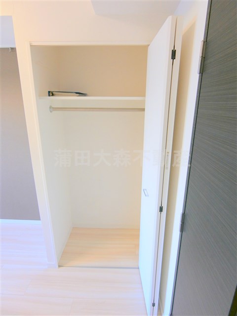 収納　収納　1メートル程の使いやすいウォークインクローゼット