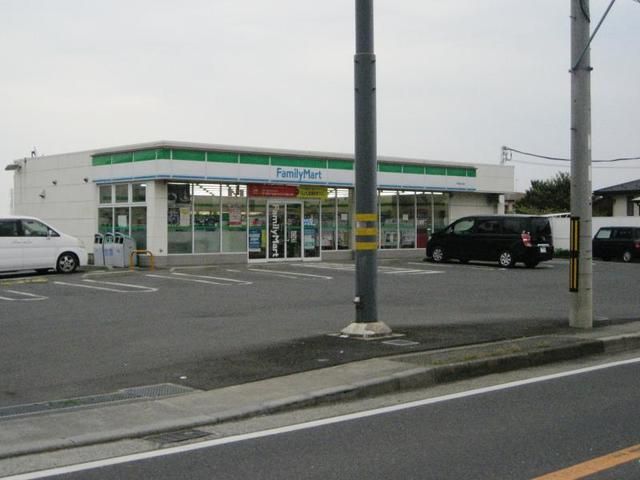 飲食店　ファミリーマート（飲食店）まで3330m