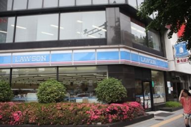 コンビニ　ローソン上野五丁目昭和通店（コンビニ）まで180m