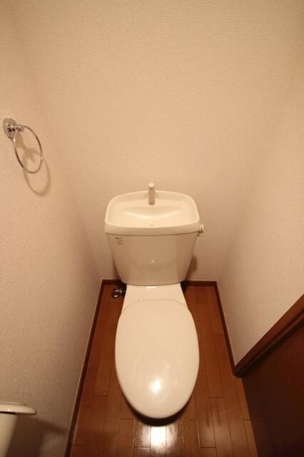 トイレ　別部屋参考写真となります