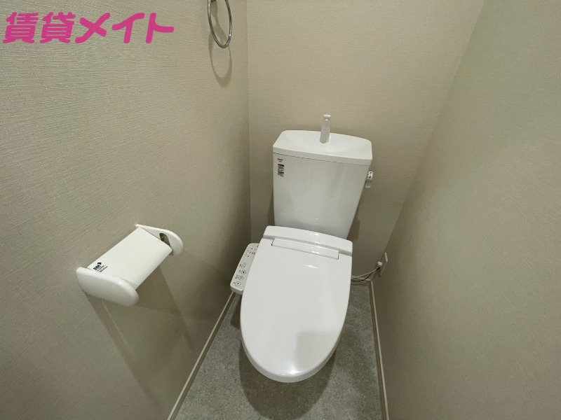 トイレ　同型参考写真