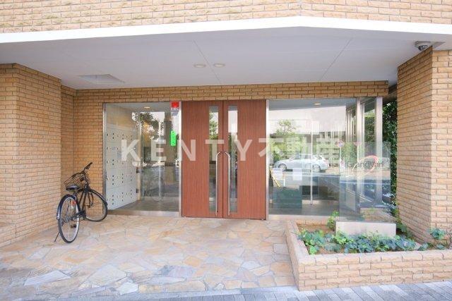 エントランス　建物の内部です