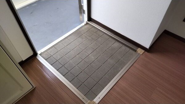 玄関　図面と現状に相違がある場合には現状を優先