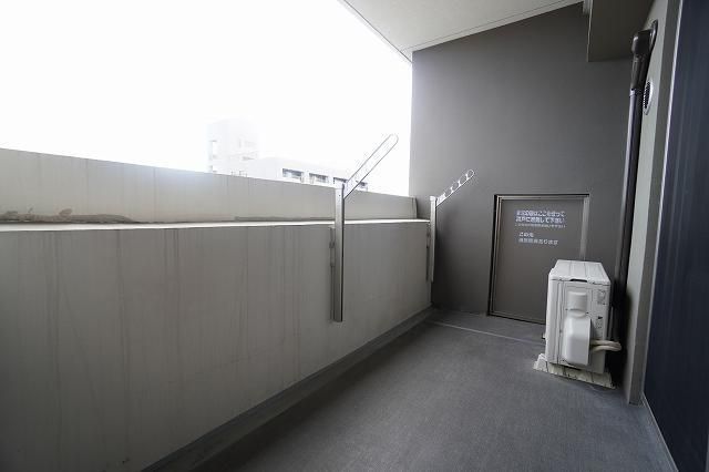 バルコニー　トラストレジデンス博多駅南