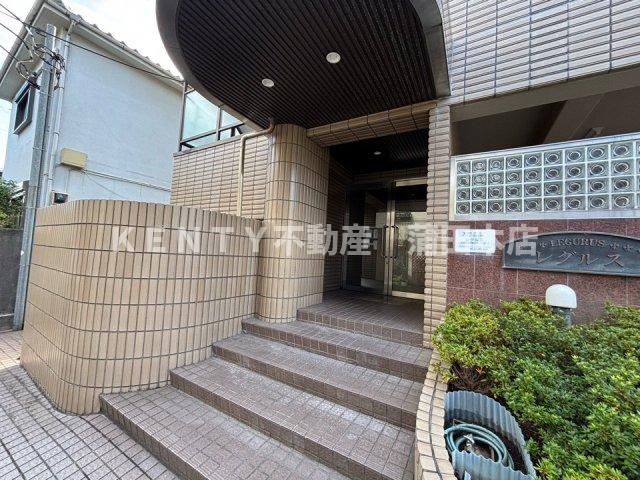 エントランス　清潔なエントランスです