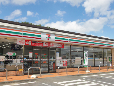 コンビニ　セブンイレブン つくば万博記念公園駅西店（コンビニ）まで407m