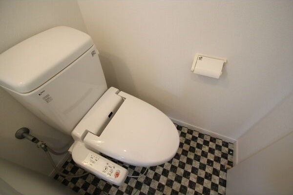 EAMESのトイレ写真