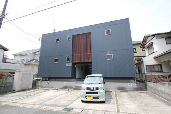 EAMESの外観写真
