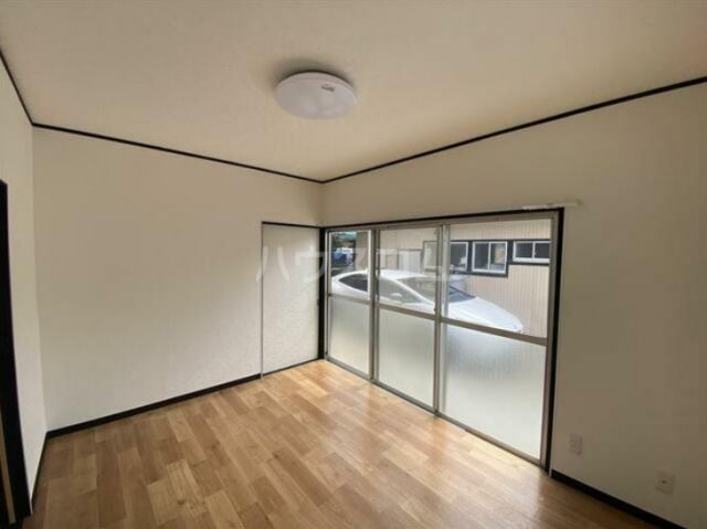 楊子町鈴木様貸家の居間写真