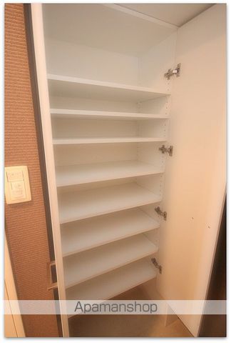 地下鉄御堂筋線 なんば駅 徒歩116分 14階建 築19年の玄関写真