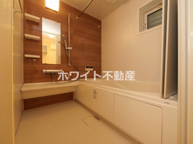 地下鉄千日前線 新深江駅 徒歩7分 3階建 築10年の風呂写真