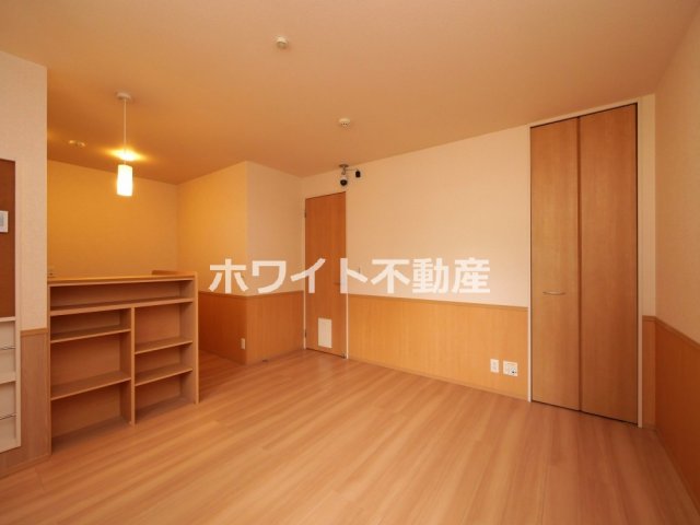 地下鉄千日前線 新深江駅 徒歩7分 3階建 築10年の居間写真