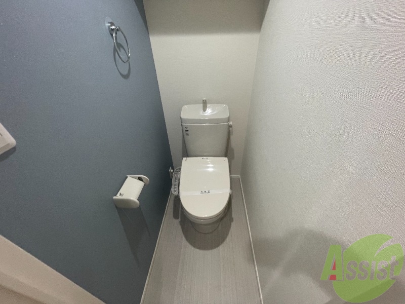 トイレ　温水洗浄便座付きのトイレは、使用しやすくうれしいですね。