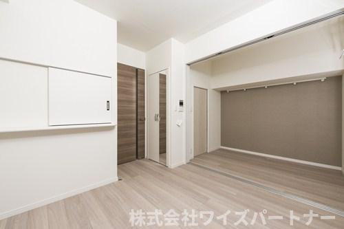 西鉄天神大牟田線 薬院駅 徒歩2分 14階建 築13年の居間写真