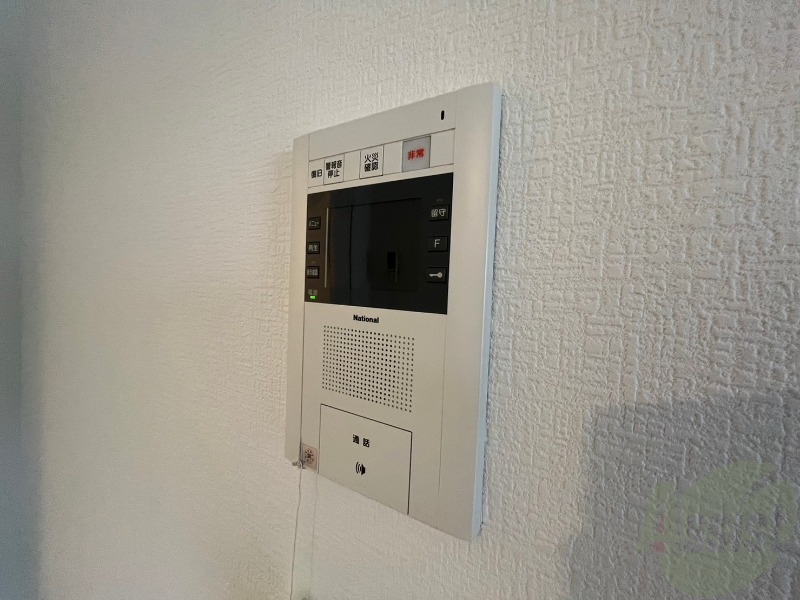 セキュリティ　ＴＶモニター付インターホンです。来客者の顔が見えるので安心！