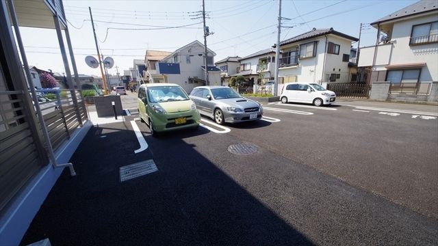 駐車場　敷地内駐車場