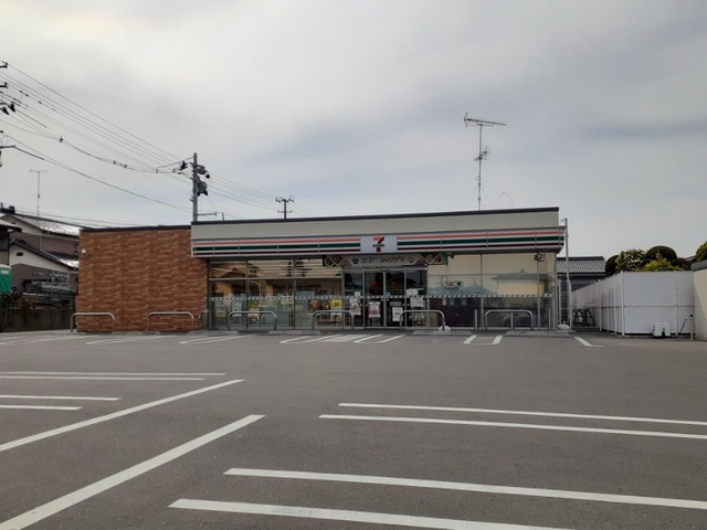 コンビニ　セブンイレブン原町青葉町店（コンビニ）まで650m