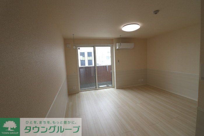 グランチェスタ浦和美園の居間写真