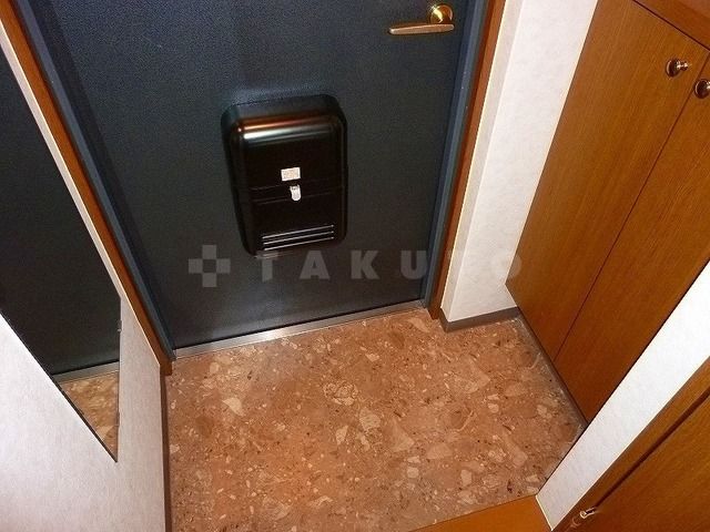 プレサンス京都四条烏丸の玄関写真