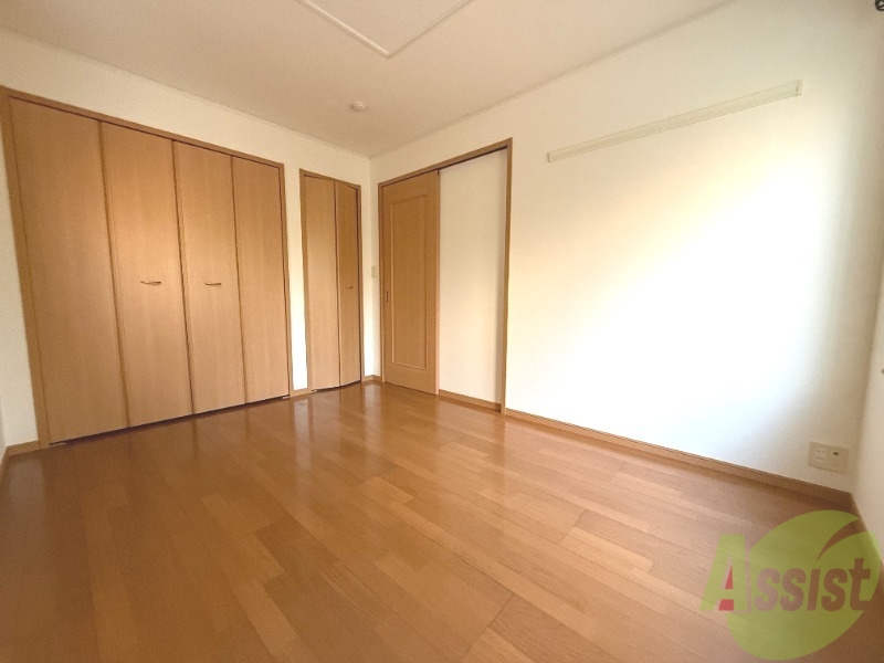 その他部屋・スペース　洋室の写真です。広々として使いやすそうですね。