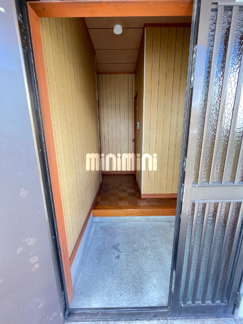 田中町借家の玄関写真