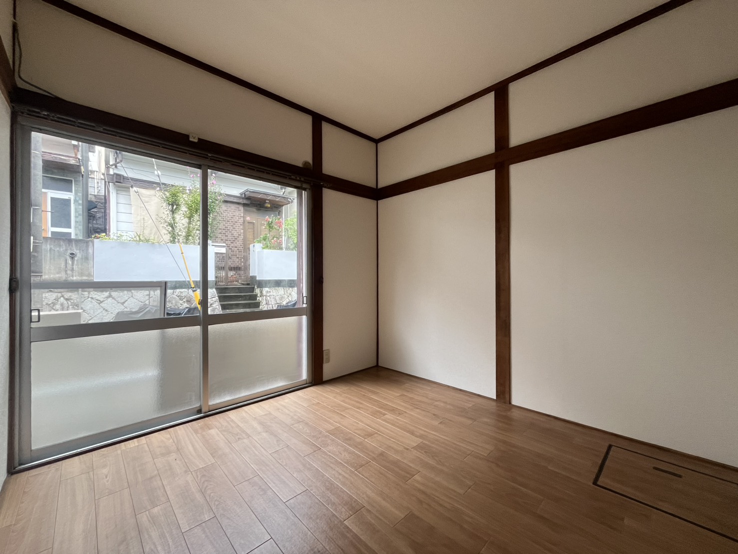 山手5丁目戸建の居間写真