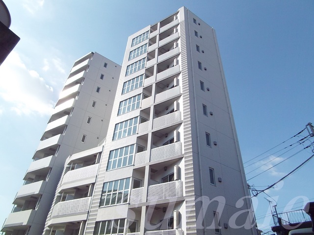 建物外観　存在感のあるマンションです