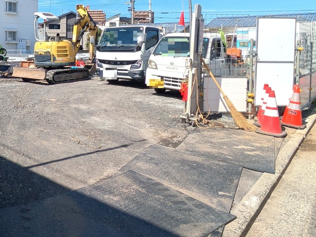 駐車場　建築中