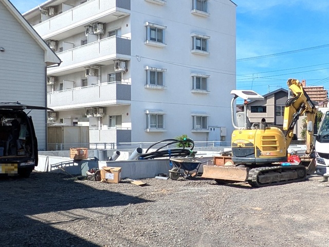 建物外観　建築中