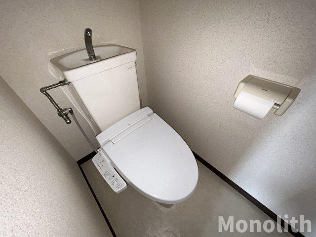 南海本線 泉大津駅 徒歩15分 4階建 築32年のトイレ写真