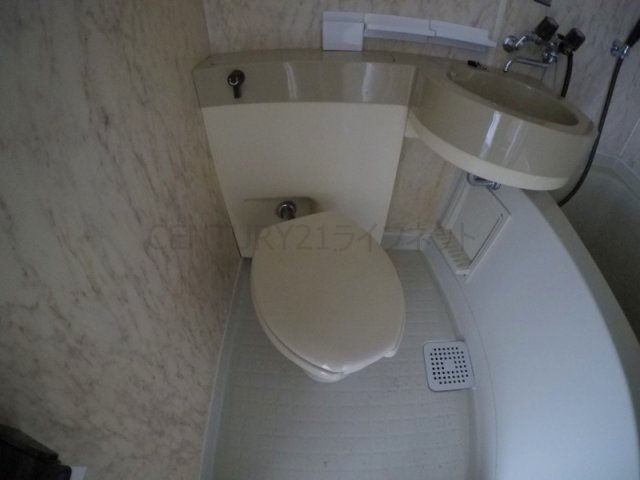 阪急京都線 十三駅 徒歩6分 9階建 築38年のトイレ写真