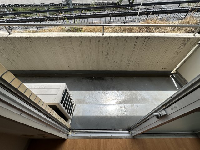 小田急線 百合ケ丘駅 徒歩1分 5階建 築41年の内装写真