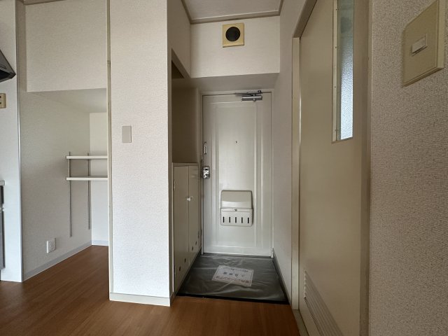 小田急線 百合ケ丘駅 徒歩1分 5階建 築41年の玄関写真