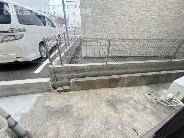 バルコニー　外からの目が気にならないバルコニーで洗濯物が干せます