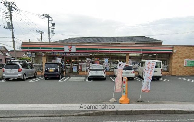 コンビニ　セブンイレブン（コンビニ）まで656m