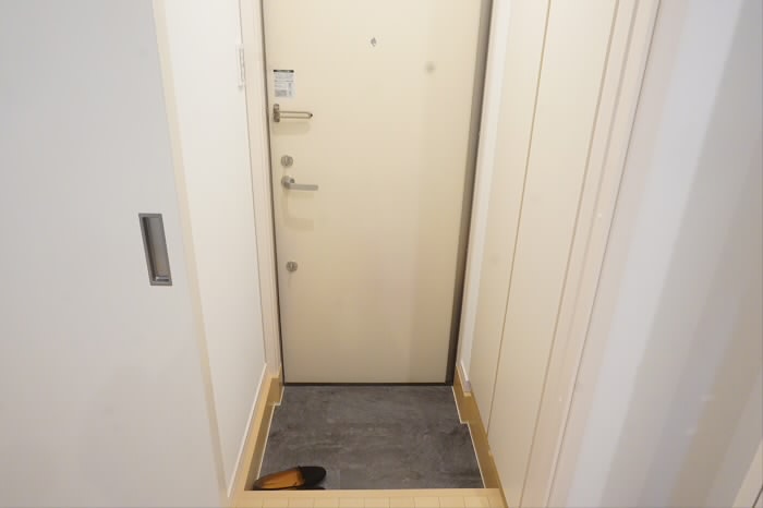 玄関　別号室の参考写真となります。
