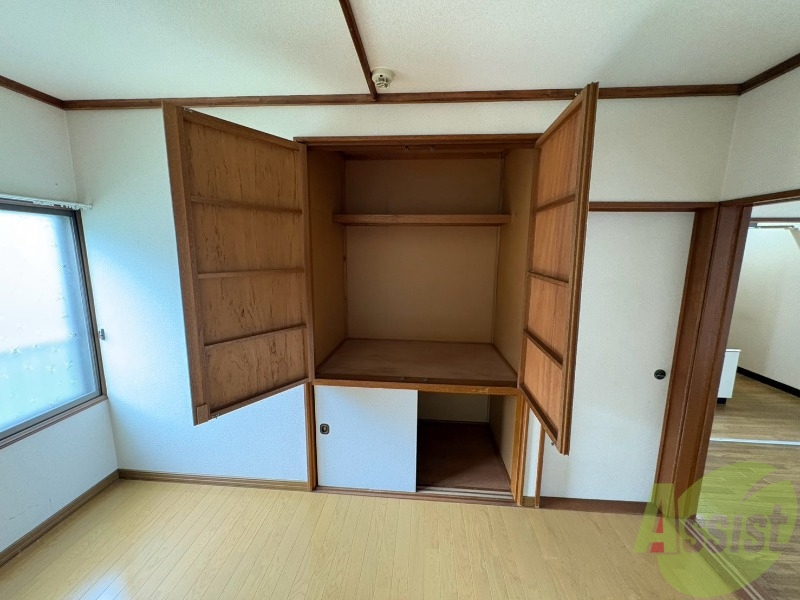収納　寝室の収納です。部屋がすっきり片付きます。