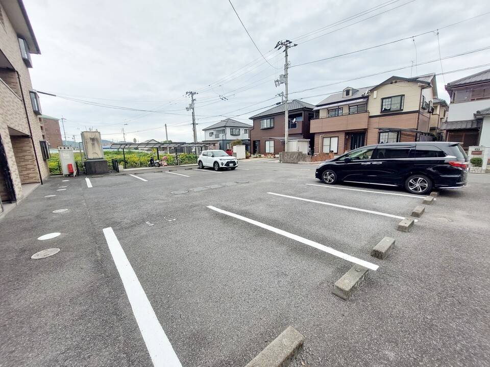 駐車場　駐車場