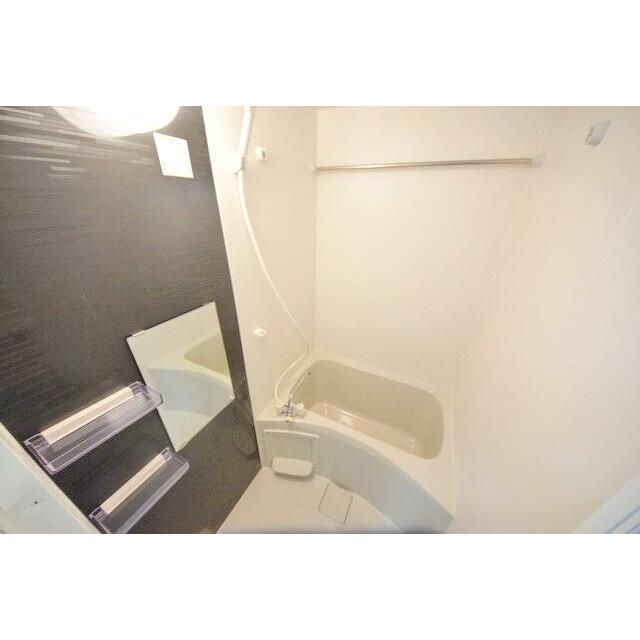 バス・シャワールーム　別部屋反転写真