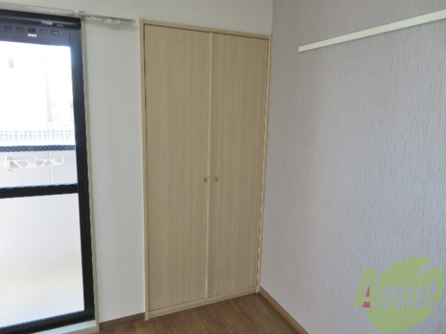 収納　お部屋には、クローゼットが備え付けてあります。