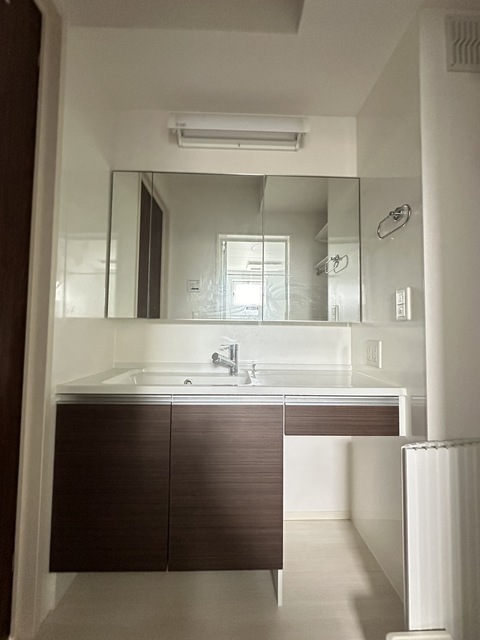 洗面設備　別部屋参考写真です