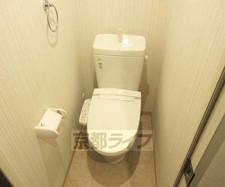 トイレ　ウォシュレット付いています