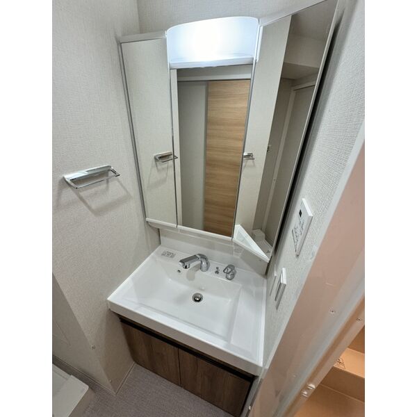 洗面設備　別部屋の写真です。※現状優先