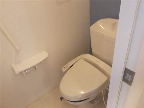 カーサレイールCのトイレ写真